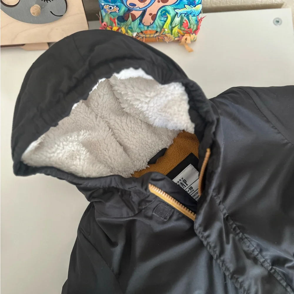 GAP winter jacket - Picture 2 of 5